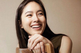 Ảnh mặt mộc tuổi 35 của hoa hậu chuyển giới đẹp nhất Thái Lan