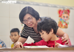 Video: Mái ấm không tên hơn 33 năm cưu mang trẻ khuyết tật của bà giáo tuổi 60