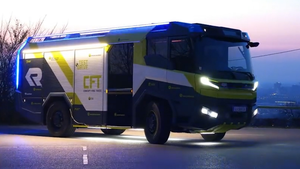 Video: Cận cảnh xe cứu hoả chạy điện đầu tiên trên thế giới