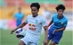 Tương lai HAGL chông chênh trên đôi chân đàn em Công Phượng 