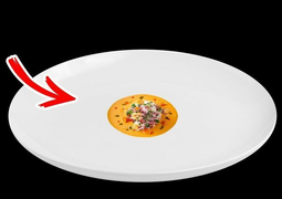 Vì sao các nhà hàng cao cấp phục vụ khẩu phần ăn siêu nhỏ?