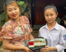 Nữ sinh Hà Tĩnh trả lại gần 500 triệu đồng cho người đánh rơi