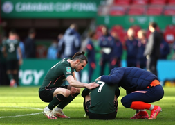 Thua chung kết Cúp Liên đoàn, Son Heung-min bật khóc