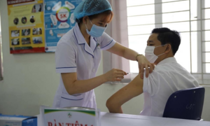 Bộ Y tế điều chuyển gấp 15.000 liều vaccine COVID-19 cho 8 tỉnh Tây Nam Bộ