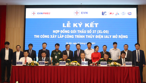 Ký kết hợp đồng gói thầu thi công xây lắp Dự án Nhà máy thủy điện Ialy mở rộng