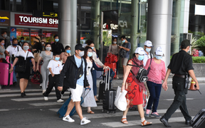 Ảnh: Người dân tấp nập về quê, bến xe, ga tàu, sân bay Đà Nẵng chật kín