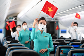 Vietnam Airlines tưng bừng kỷ niệm ngày 30/4 trên các chuyến bay