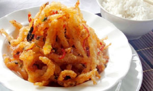 Món ngon mỗi ngày: Cá cơm chiên tỏi ớt