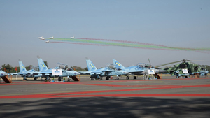 Căn cứ không quân Myanmar bị dội tên lửa