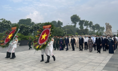 Lãnh đạo TP.HCM tri ân Chủ tịch Hồ Chí Minh và các anh hùng liệt sĩ