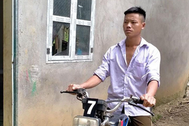 Thành viên tổ tuần tra kiểm soát COVID-19 đưa 200 người xuất nhập cảnh trái phép