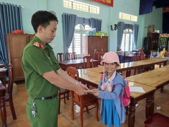 Cô học trò nghèo ở Quảng Nam trả 20 triệu đồng cho người đánh rơi