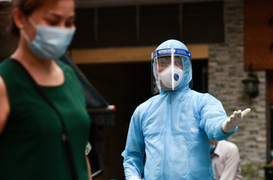 Đình chỉ Giám đốc Trung tâm Y tế TP Yên Bái vi phạm phòng dịch COVID-19