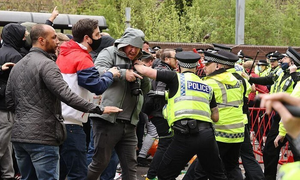 BTC Ngoại hạng Anh: Không thể chấp nhận CĐV Man Utd làm loạn, phá bóng đá