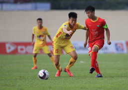 SLNA xuống dốc không phanh ở V-League