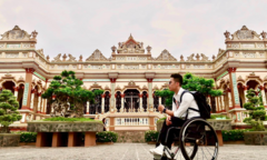 9x phượt khắp mọi miền đất nước với chiếc xe lăn tự chế làm bạn đồng hành