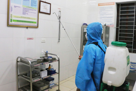 Hà Tĩnh dừng hoạt động quán karaoke, phong tỏa 2 thôn ngay trong đêm 