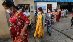 Ngày đầu dỡ phong tỏa Phnom Penh, Campuchia thêm 650 ca COVID-19