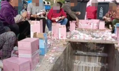 Đổ sữa xuống cống để ủng hộ thần tượng - 'cơn cuồng' trong showbiz Hoa ngữ