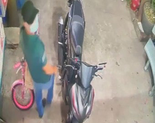 Công an Bình Dương treo thưởng 100 triệu đồng người báo tin hung thủ đâm bác sĩ