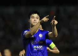 HLV Park Hang Seo loại Hữu Tuấn, gọi 7 hậu vệ của Hà Nội FC