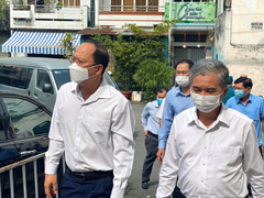 Lãnh đạo TP.HCM thăm hỏi gia đình có 8 người chết trong vụ cháy tại Quận 11