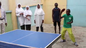 Video: Vận động viên nhí chơi bóng bàn giỏi nhất thế giới