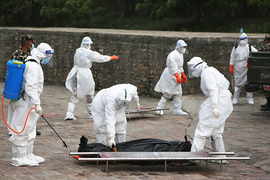 Ca mắc COVID-19 tăng đột biến, Mỹ cho phép nhân viên ngoại giao rời Nepal 