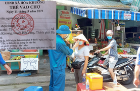 Ngày đầu Đà Nẵng áp dụng thẻ đi chợ: Ai không có thẻ, mời về!