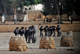 Xung đột dải Gaza leo thang: Người Palestine đụng độ quân Israel ở Jerusalem