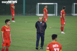 Lo dịch COVID-19, tuyển Việt Nam đóng cửa rèn quân