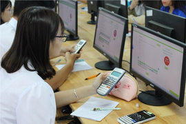 Nghỉ học sớm vì dịch, sĩ tử TP.HCM sốt ruột khi kỳ thi lớp 10 cận kề