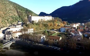 Kỳ lạ thị trấn dành cho những người xấu xí ở Italy