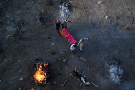 COVID-19 ở Ấn Độ: Thành phố giảm ca nhiễm, nông thôn tăng người chết