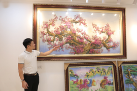 Lý giải sức hút của tranh đá quý Phúc Vượng