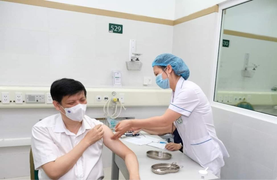 Gần 1,7 triệu liều vaccine COVID-19 về Việt Nam ngày 16/5