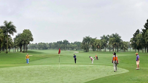 Hà Nội yêu cầu dừng hoạt động thể thao tập trung đông người, sân golf từ 13/5