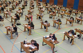 Các nước châu Âu tổ chức thi trong mùa dịch thế nào?