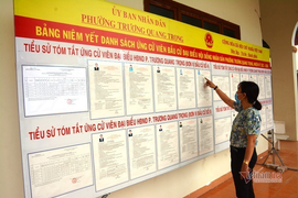 Đường đi của lá phiếu từ khu cách ly dịch COVID-19 đến nơi bầu cử