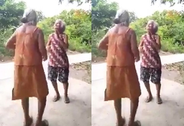 Hai cụ bà nhảy cực 'phiêu' theo điệu cha cha cha