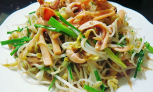 Món ngon mỗi ngày: Lòng gà xào giá đỗ thế nào mới chuẩn?