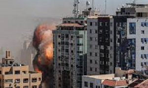 Video: Tòa nhà truyền thông ở Gaza sụp đổ thành đống gạch vụn vì tên lửa Israel