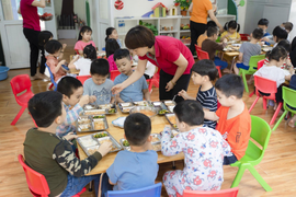 Nâng cao tầm vóc thể lực cho học sinh Việt thông qua 'bữa ăn học đường'