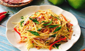 Món ngon mỗi ngày: Gỏi xoài xanh mực khô