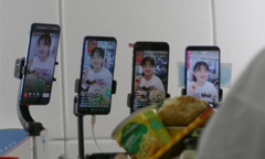 Chiêu trò dối trá trong 'nghề' livestream của sao mạng Trung Quốc