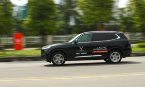 Ngồi nhà mua ô tô VinFast với dịch vụ 'full option' chu đáo 'tận chân răng'