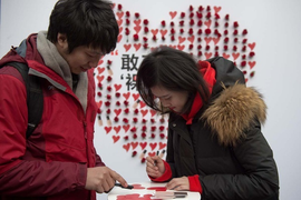 Ngăn dân ly dị vào ngày tình yêu, cơ quan chức năng ở Trung Quốc phải xin lỗi