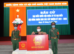 Lực lượng vũ trang TP Cần Thơ bỏ phiếu bầu cử sớm