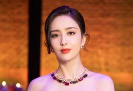 Đồng Lệ Á ly hôn, fan vui mừng thần tượng được giải thoát