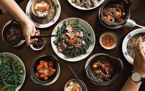 Hóa ra người Việt cũng có 'luật dùng đũa' trên bàn ăn khắt khe thế này